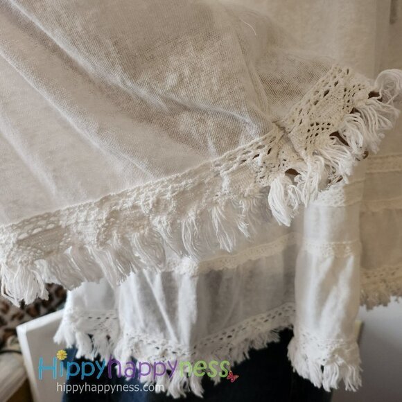 POL Tunic Top in Ivory/White with Fringe Edges - Picture 3 of 7